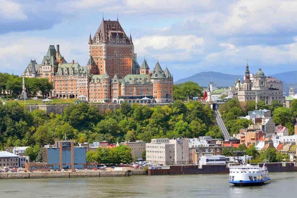 Quebec, Rustique Chic En Ville, Piscine Sur Le Toit Pour 2 A 6 Invites *