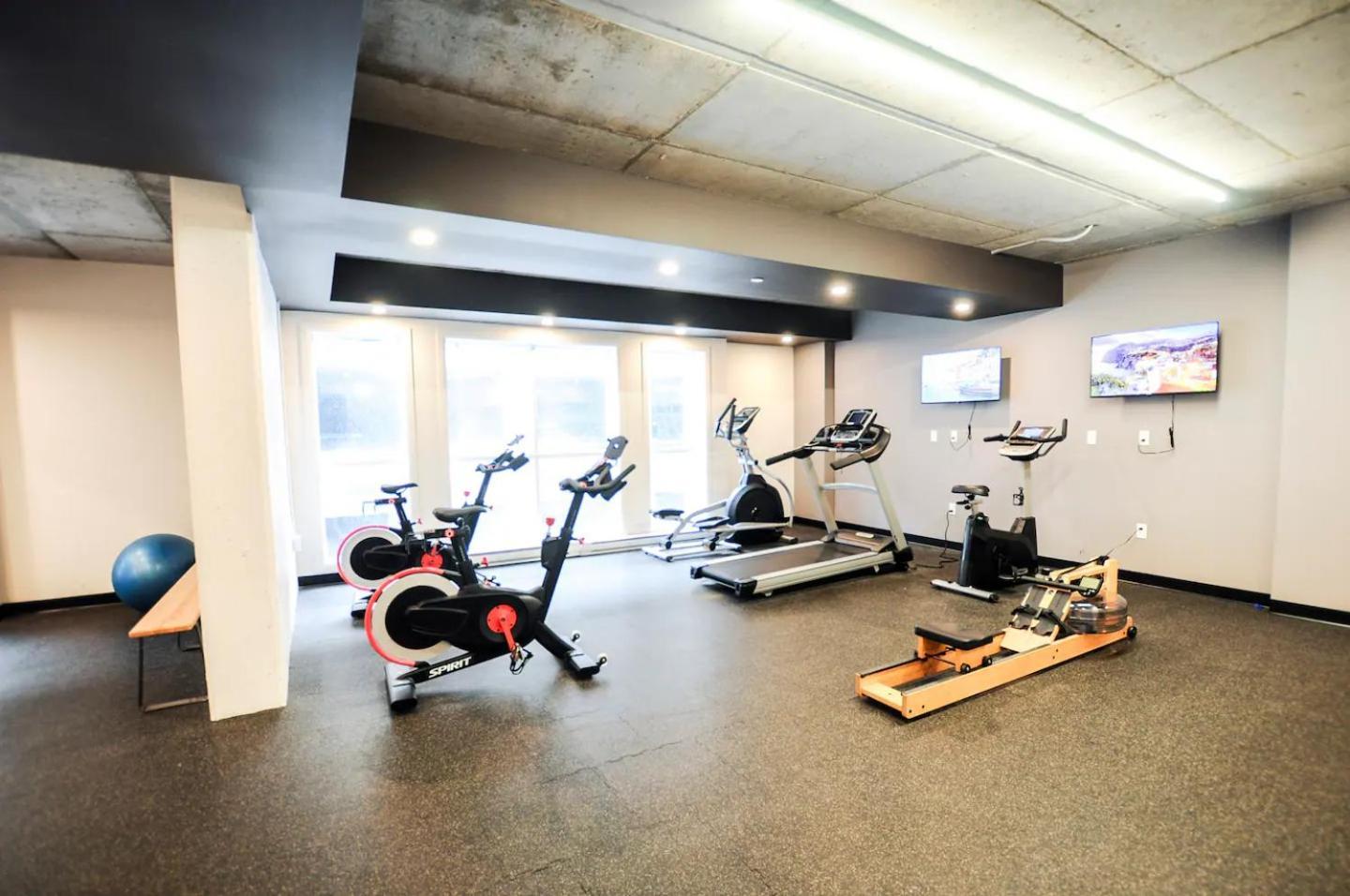 Quebec, Rustique Chic En Ville, Piscine Sur Le Toit Pour 2 A 6 Invites Ville de Québec
