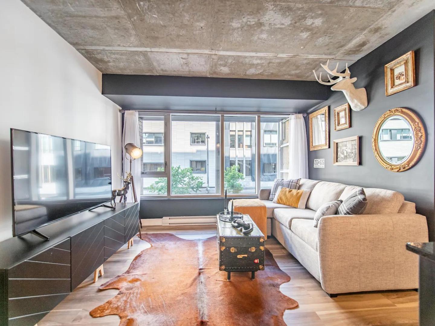 Quebec, Rustique Chic En Ville, Piscine Sur Le Toit Pour 2 A 6 Invites Appartement *